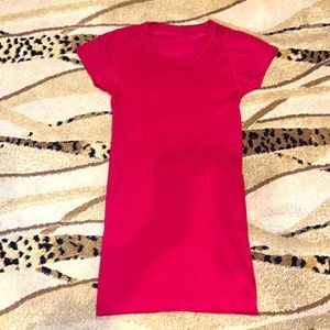 Lululemon swiftly tech short sleeve shirt size 2